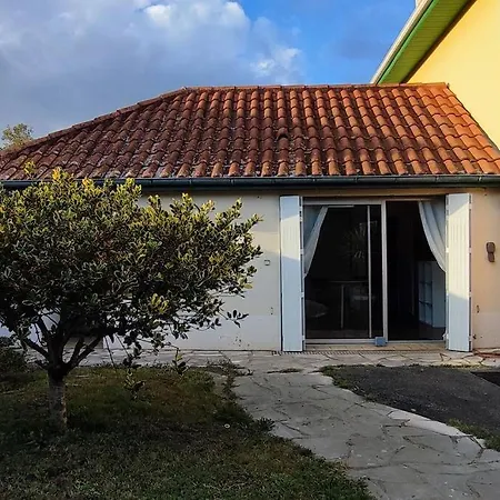 Maisonnette 2/4 Pers-jardin-calme-parking Gratuit Maison d'hôtes