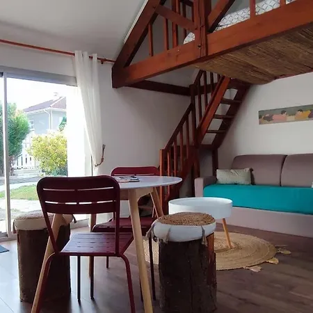Maisonnette 2/4 Pers-jardin-calme-parking Gratuit Casa de hóspedes 3*